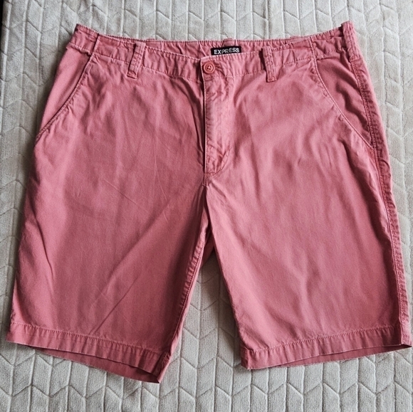 Express Men's Casual Coral Flat Front Shorts Size 36 - Picture 1 of 8